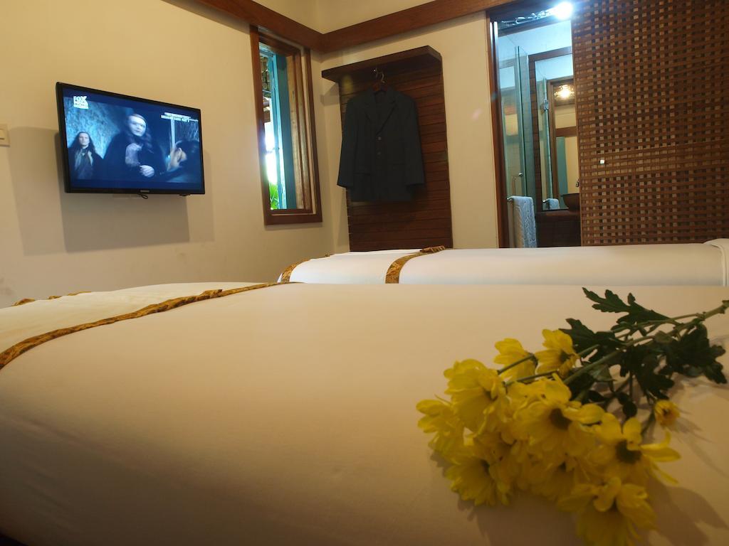 Flores Gallery Hotel Bandung Szoba fotó