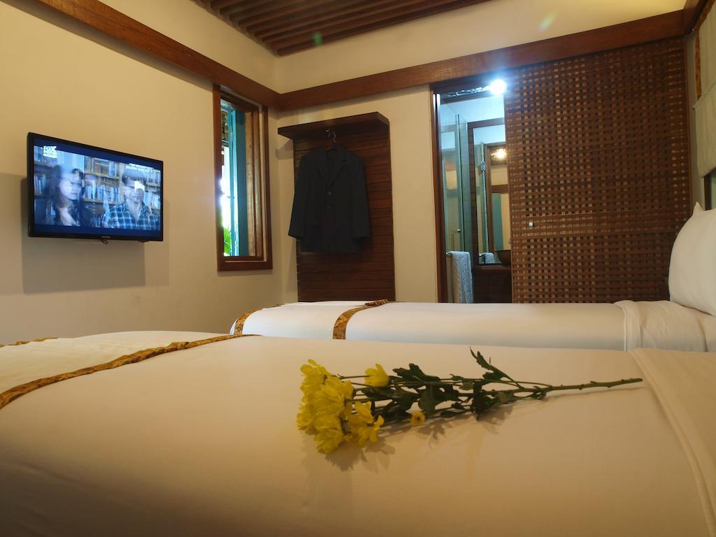 Flores Gallery Hotel Bandung Szoba fotó